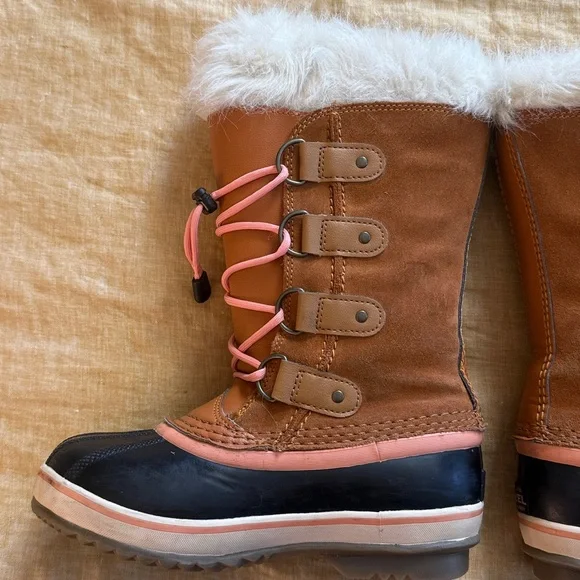 Sorel kids Joan of Arctic Boots - Picture 8 of 17